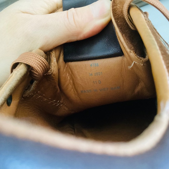 Allen Edmonds Men’s 11 D Canyon Weatherproof Runner Sap Brown Suede Vibram Sole - Picture 15 of 16